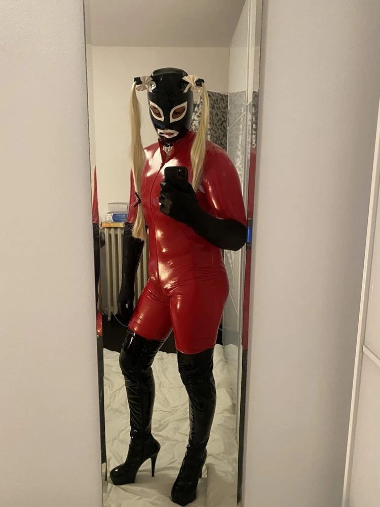 Latex doll 