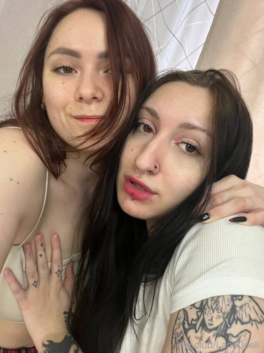 Hild ​​and ​​Blair Free Photos #48