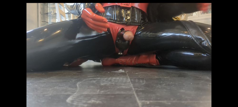 Alison in Rubber #25