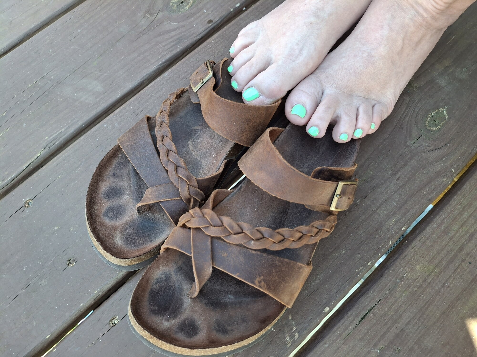 Cute little green toes