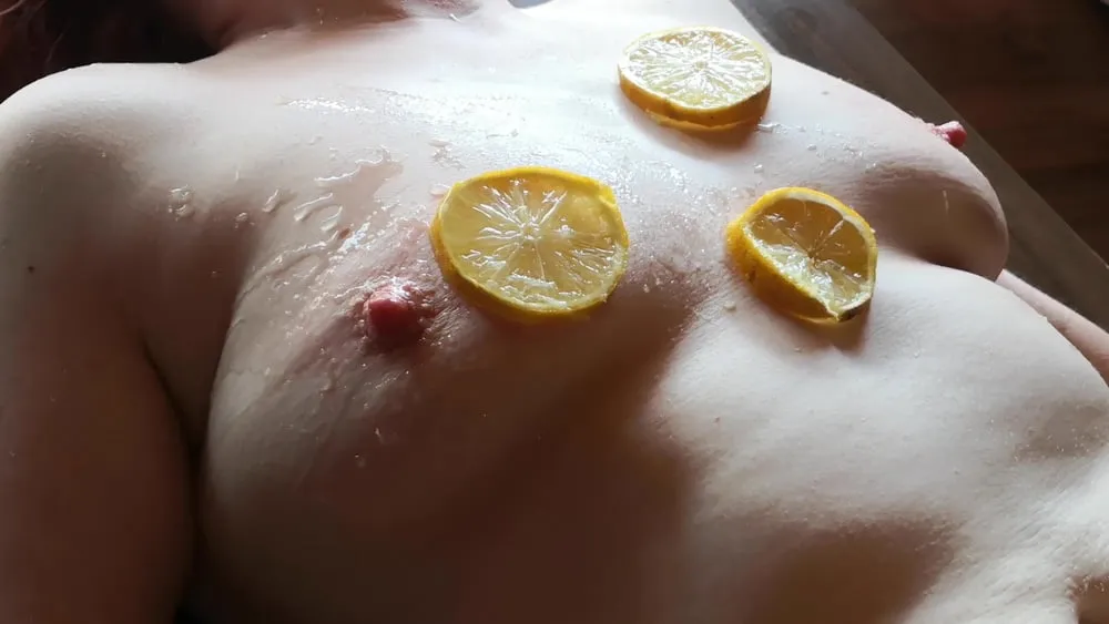 Citron on tits