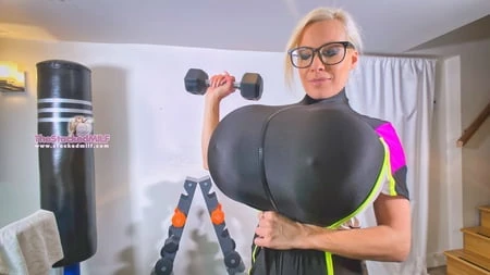 who doesnt love huge boobs in a nice workout kit         