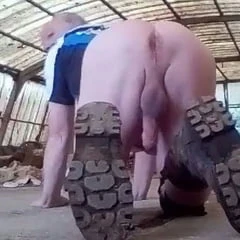Outoor naked