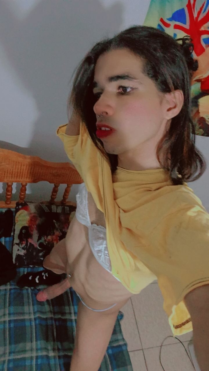 Sou uma mulher trans puta de pica dura na roupa feminina  #10