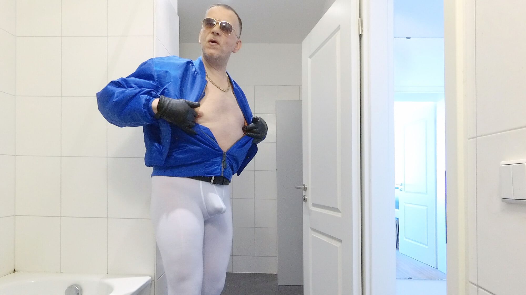 The Lycra Hunk 9 (Cumshots XL) #8