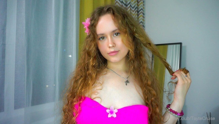 Kira Free Photos