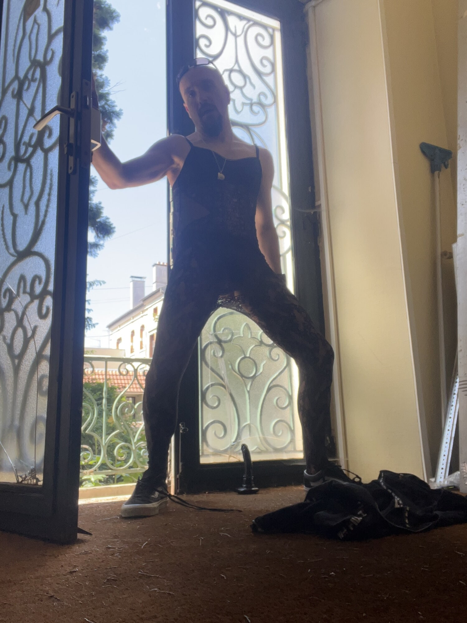 Une pute française stupide en lingerie 