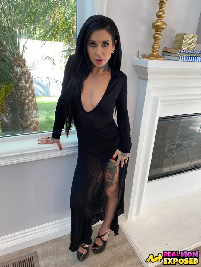 RealMom - Hot Tattooed MILF Joanna Angel Fucks A Pervy #8
