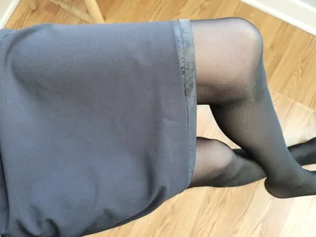 flight attendant skirt with sliky lining and pantyhose         