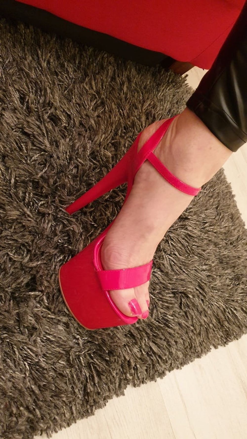 High Heel Shoe and Foot Fetish Worship Essex Girl Lisa #13