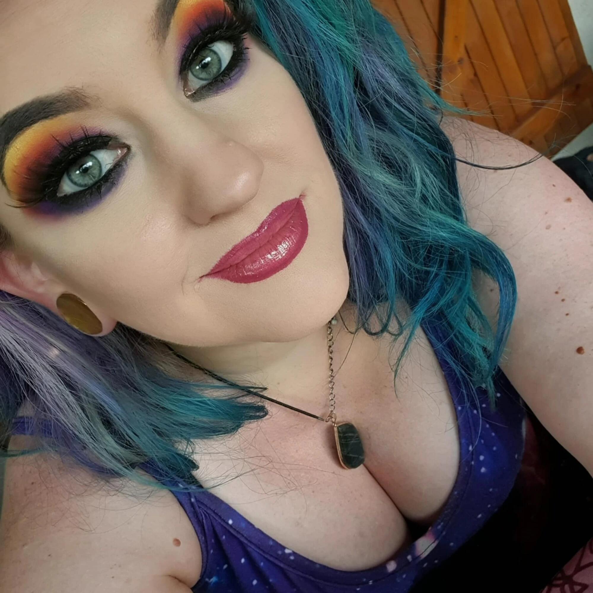 Chubby MILF Amy Leaf- Selfies