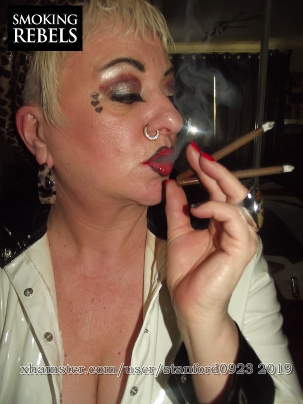 SLUT LATEX SMOKING  #53