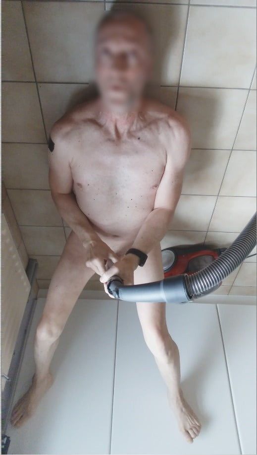 vacuumcleaner exhibitionist edging sexshow with cumshot #14