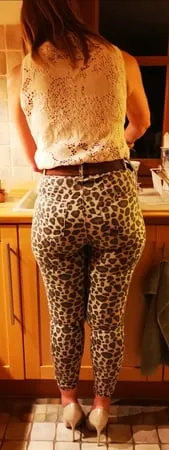 me in leopard leggins         