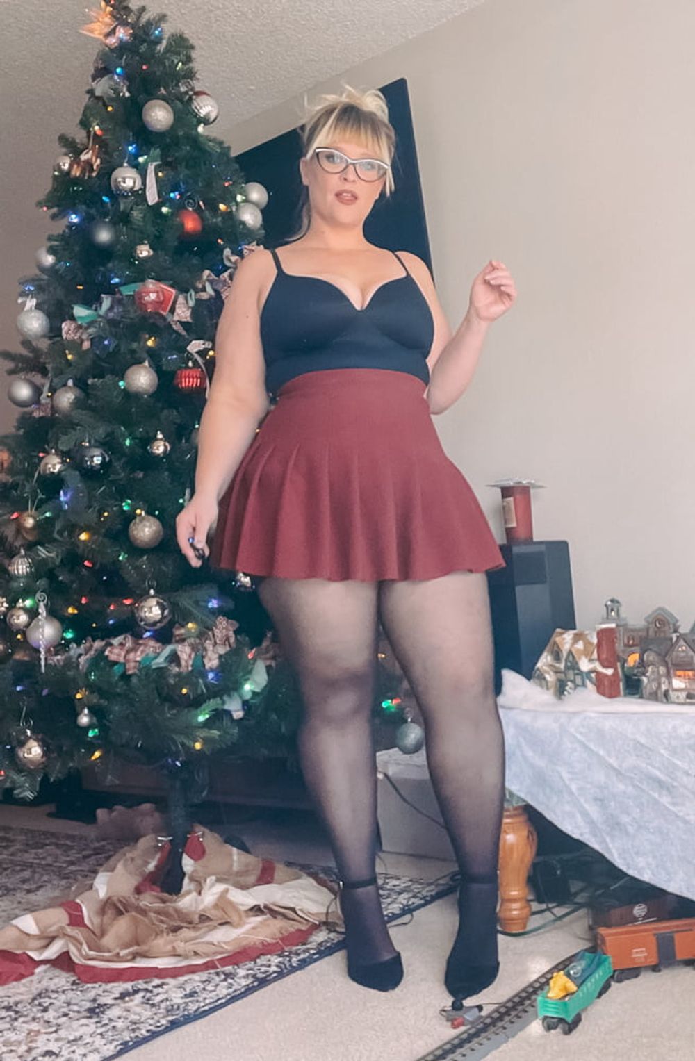 Christmas Thighs and Heels #10