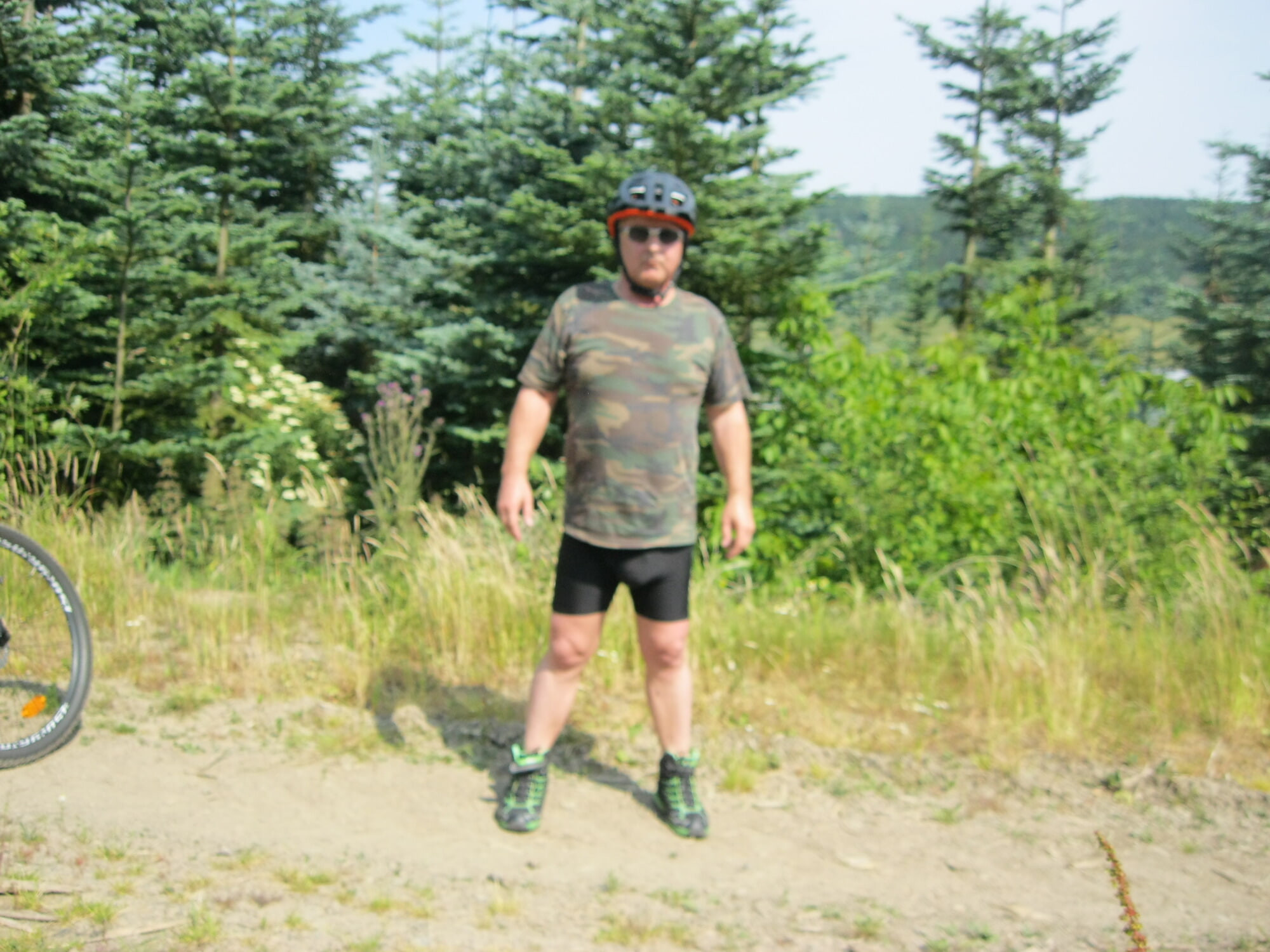 Bernd Latzer ist der Nacktbiker