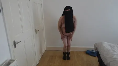 wearing shorts and pantyhose in niqab         