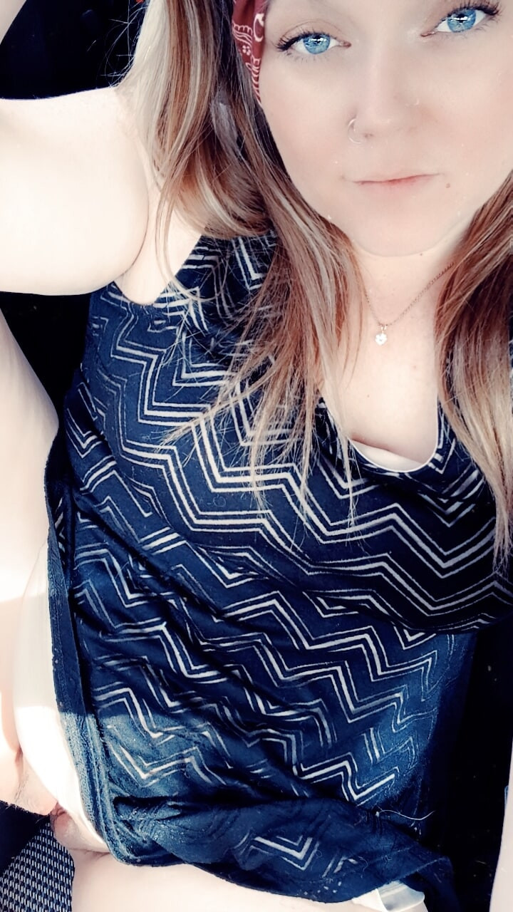 Can you lick my pussy while i watch?