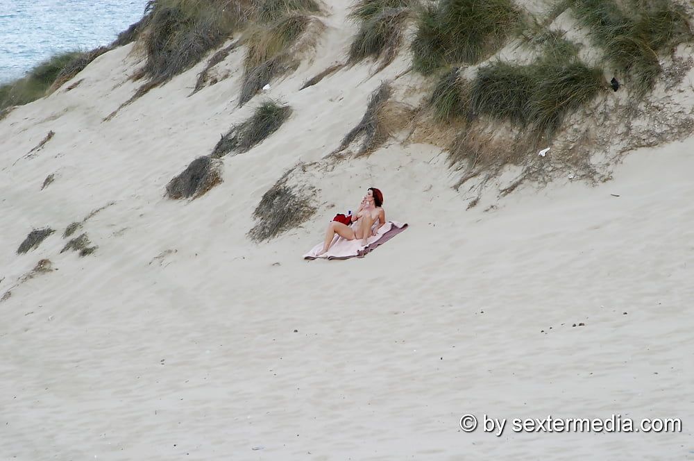 Mlif Muschi nackt am Strand in Mesquida #2