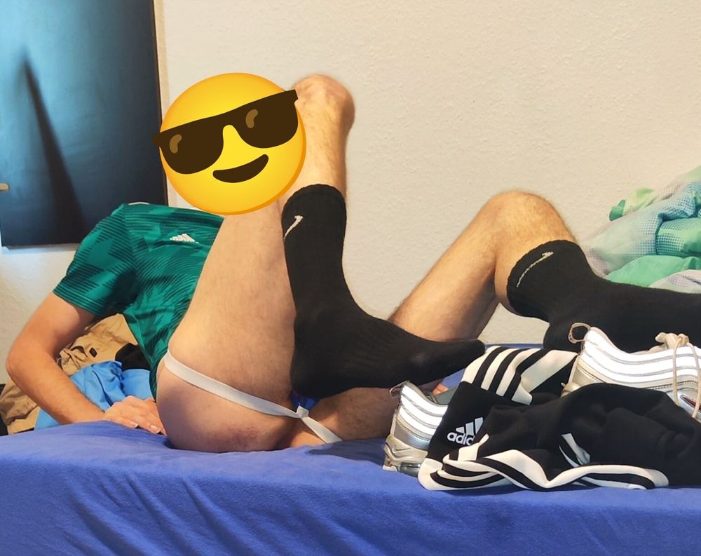 (GER) SubBoy in black Nike CrewSocks &amp; white AirMax97 &amp; Jock #46