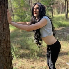 Alice in forest