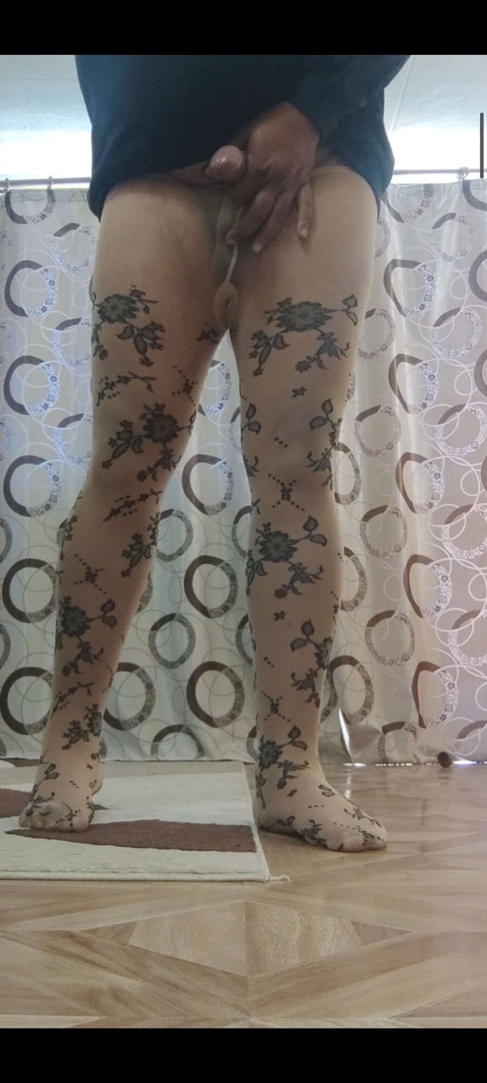 Patterned pantyhose cock masturbation #50