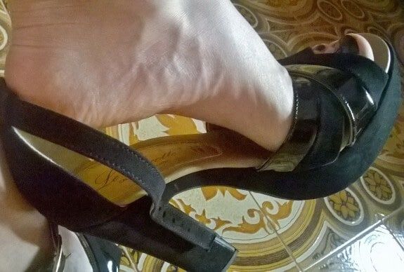 Sexy high heels and feet 💖 #4