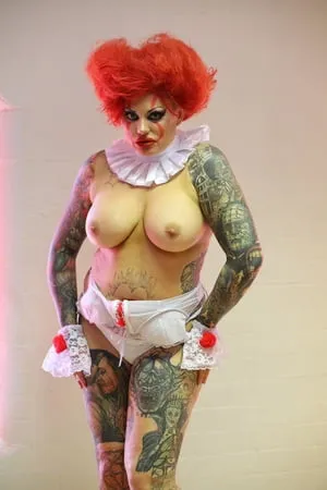 if pennywise was a whore         