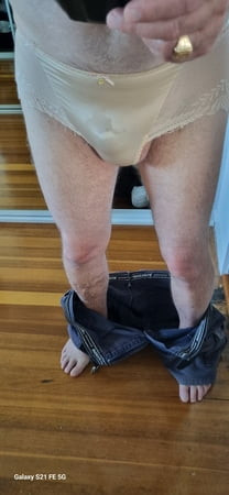 パンティに少し先走り液がついてる