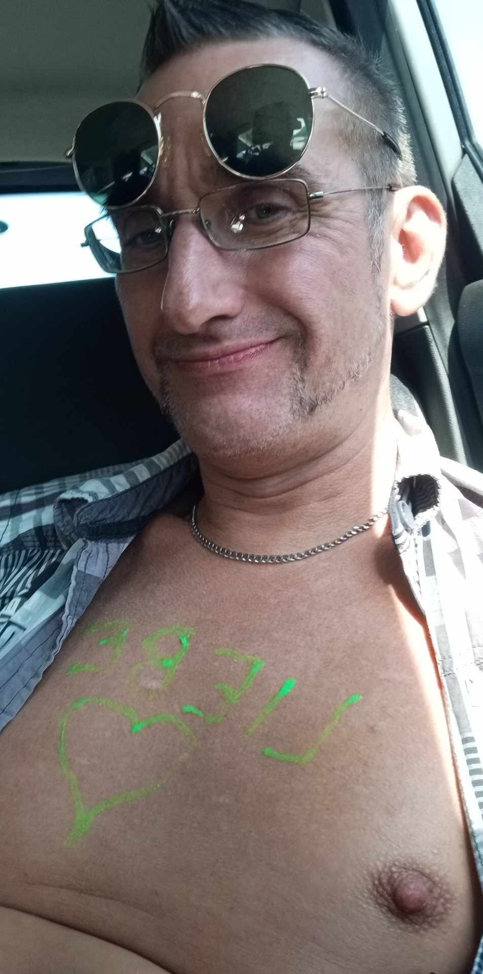 Me... 
