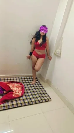 riya hot and sexy pics galary with documents         