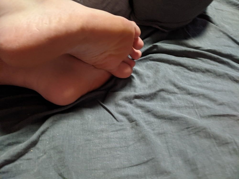 Feet Pictures #1 someone need a Footjob? #7