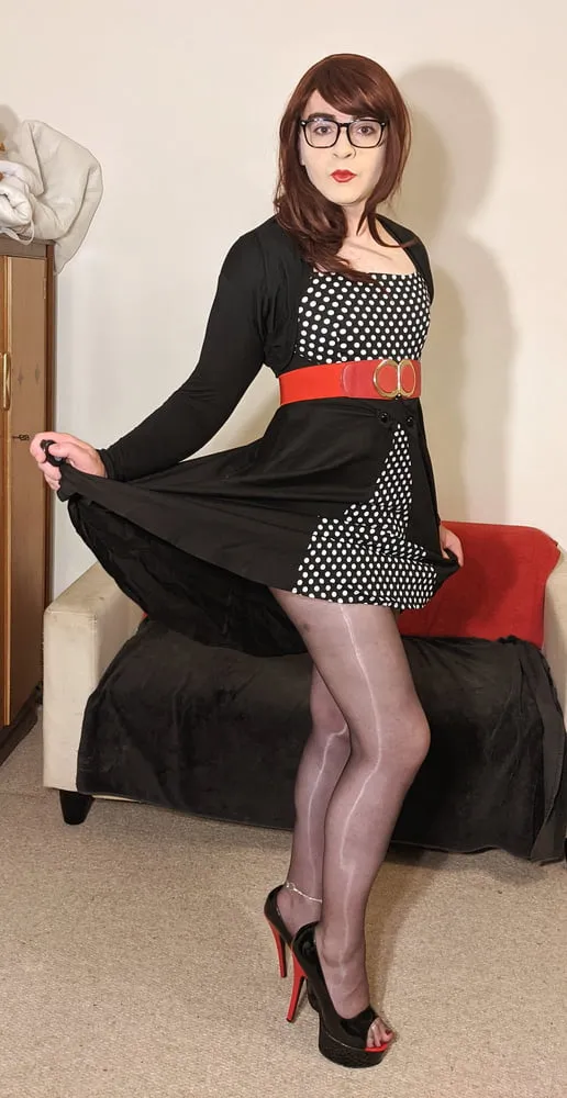 Marie Crossdresser In some super sheer shiny pantyhose #29