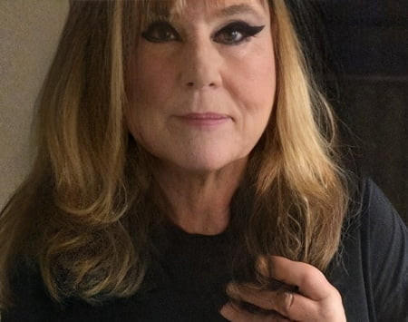 Louise Nylontease