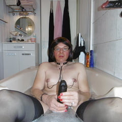 Gode dans le bain