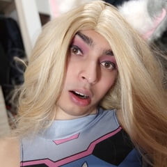 Dumd Dva needs cock