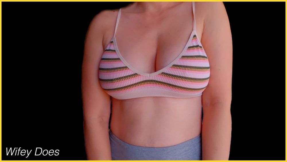 Wife stuns in printed bra #3