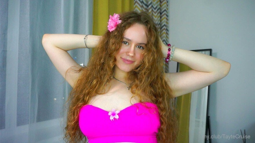 Kira Free Photos #10