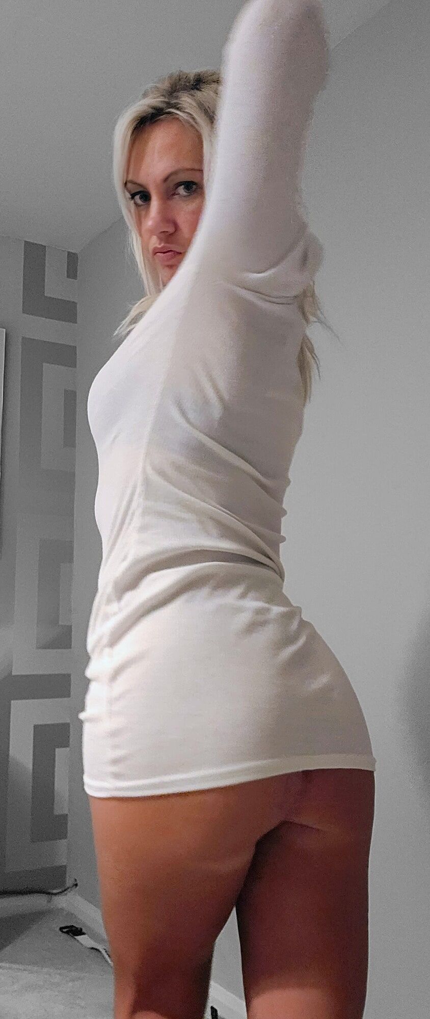 Wife's snapshots for hubby-showing off her sexy body #3