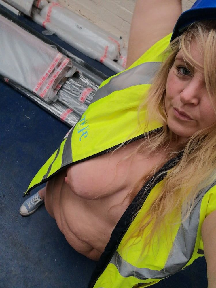 Builders Bum - Playing in the Warehouse #14