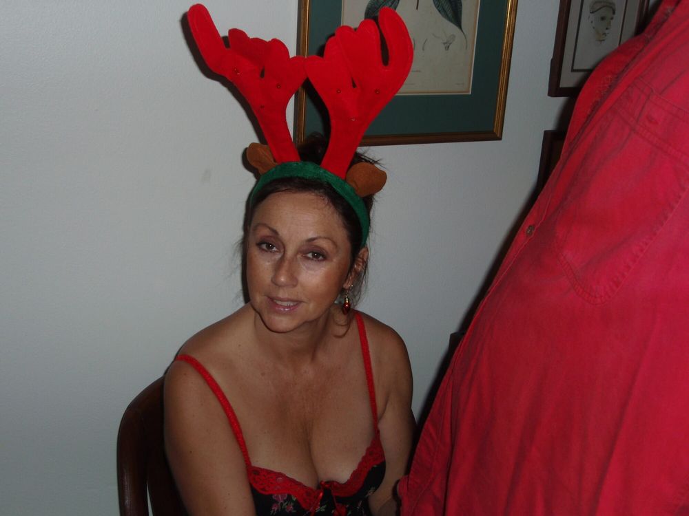 Christmas Raindeer Fuck with Sexy MILF Candi Annie #31