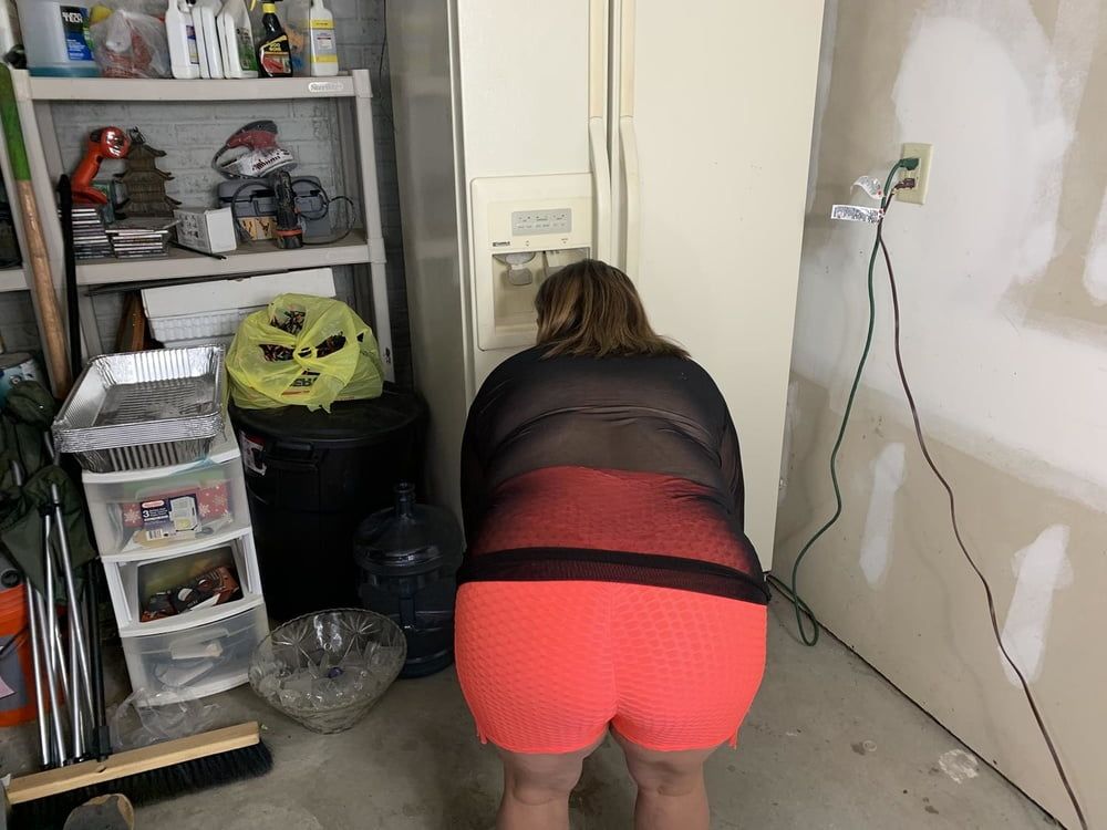 Sexy BBW Dat Ass in a Garage #53