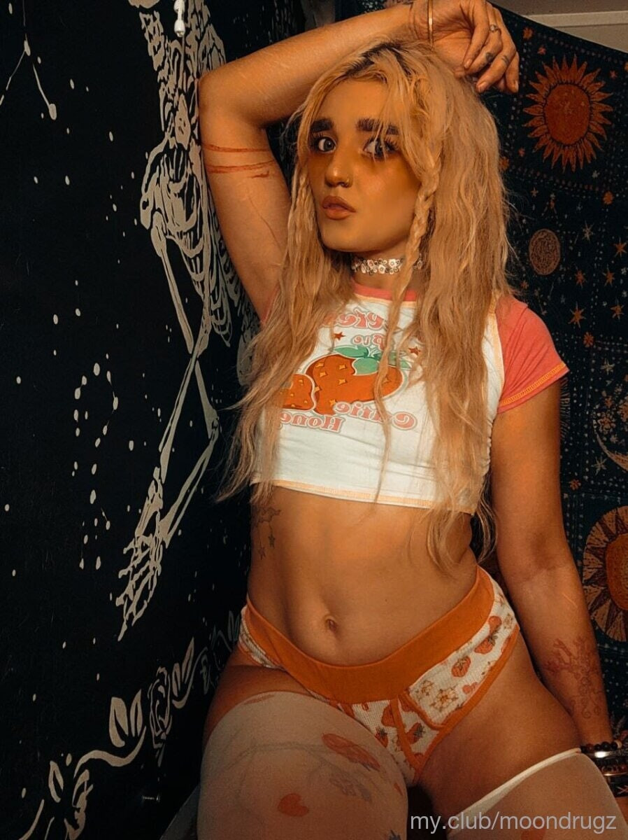 Slutty moon Free Photos #2