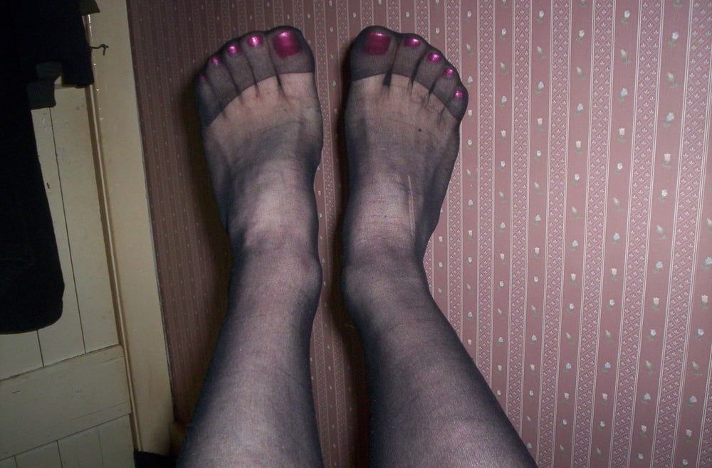 Mellissa&#039;s pretty little feet 4