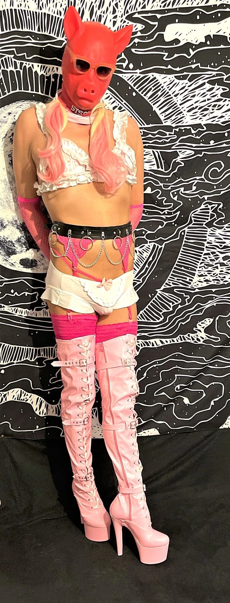 Sissy presenting her stretched ass-pussy #37