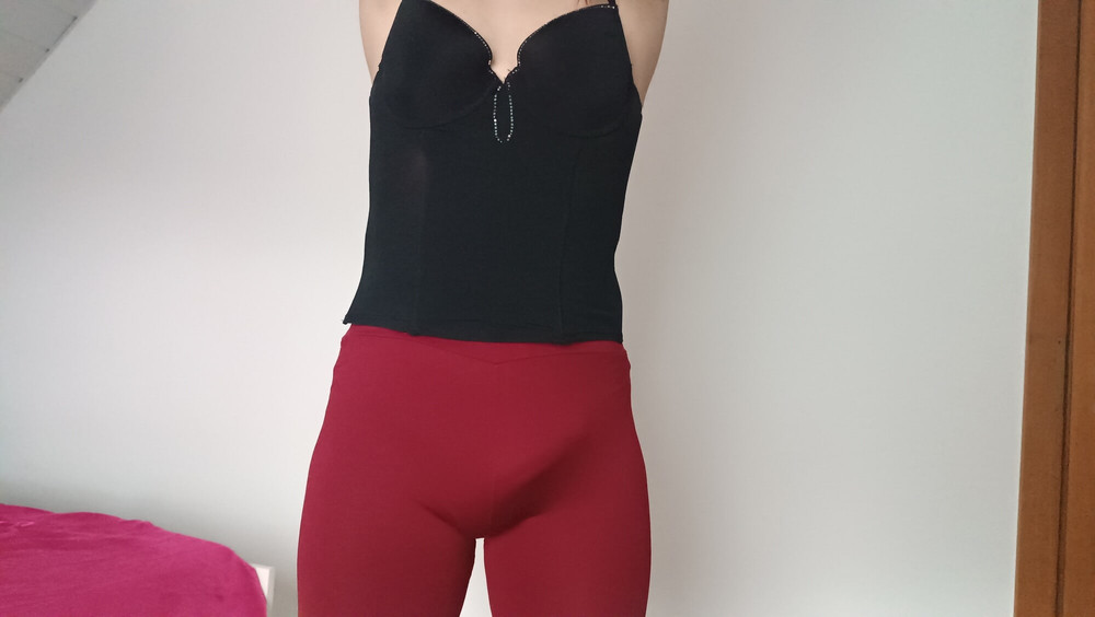 Sexy pics red pants and  black top #11
