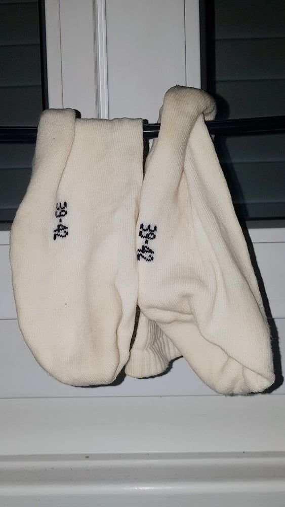 My white Socks - Pee #2