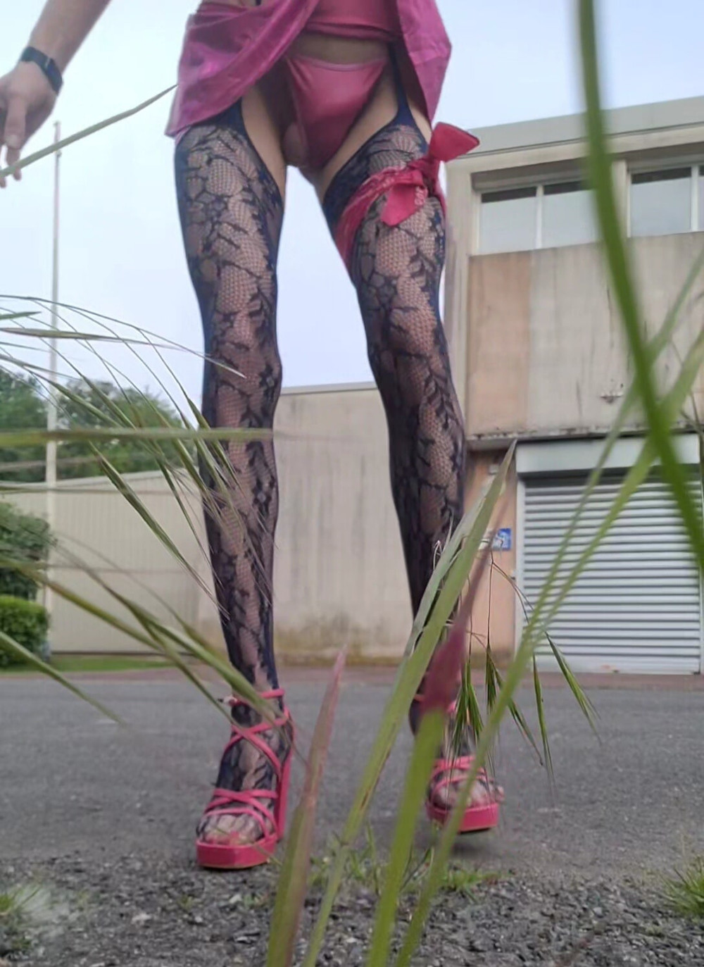 ExhiB👀PUBLIC dans un Complexe Abandonne puis sur son Balcon #51