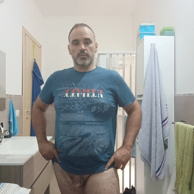 Ragazzo mostra il suo pisellino minuscolo  #55