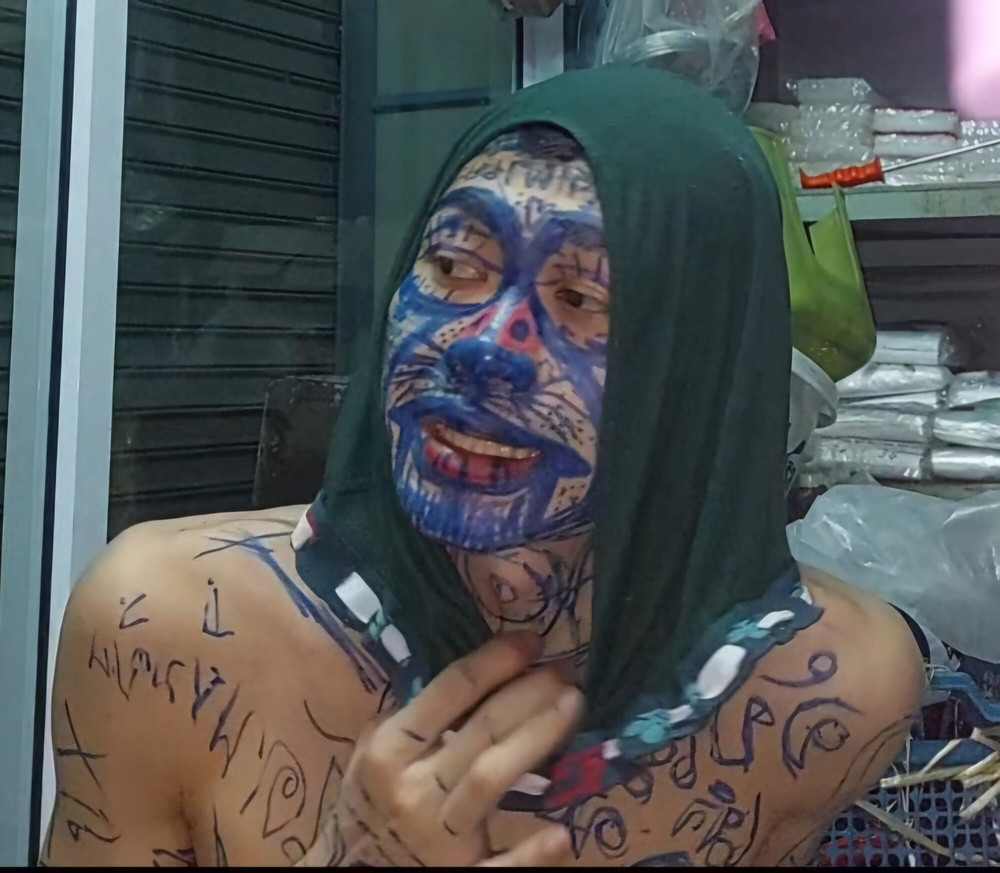 Masturbate with funny body paint #30